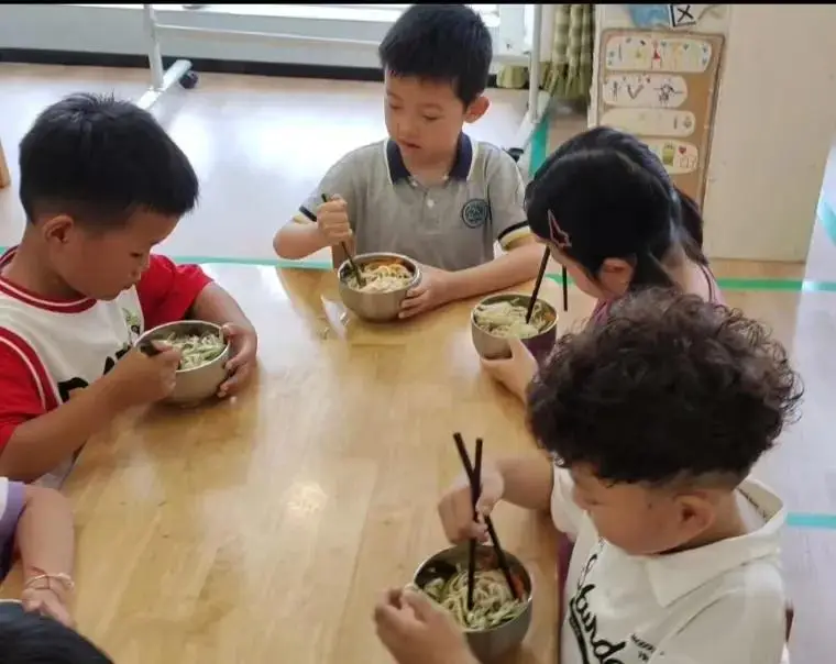 “食”之有味、育之有慧——青山路幼兒園食育課程之面條變變變