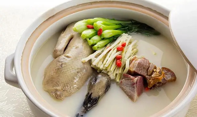 孔府名菜“神仙鴨子”，肉質滑嫩原湯鮮美，鴨菜中的極品