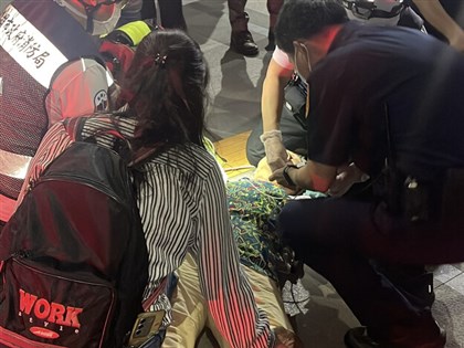 高雄雙罷劫涉不實連署 1領銜人獲請回喊冤暈倒