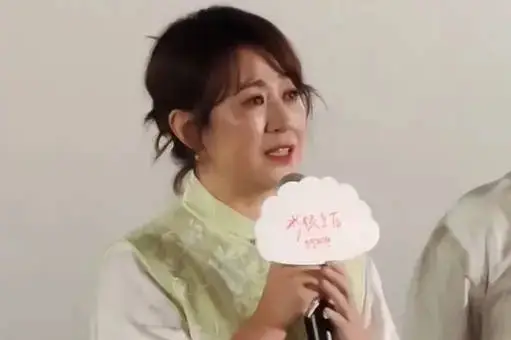 馬麗路演落淚坦言很久沒見孩子了！回應與沈騰組成cp被過分關注