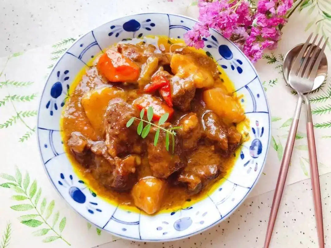 讓人食欲大开的咖喱牛肉，沒有什么比它更下飯