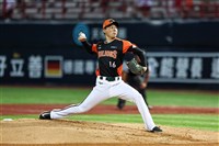 郭俊麟11日本季一軍首先發 悍將戴培峰因傷下二軍