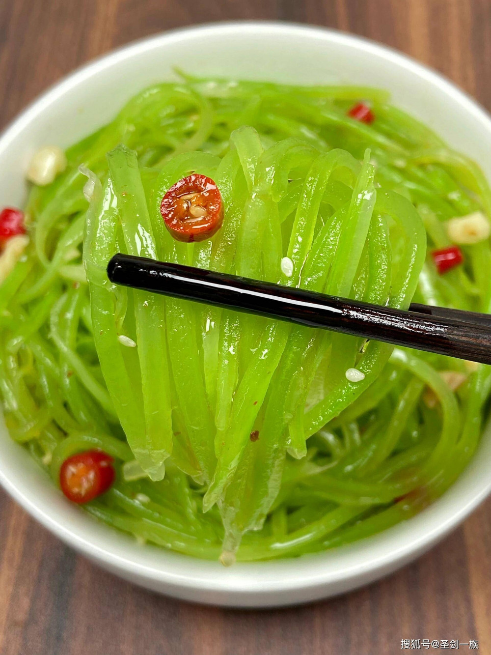 春夏幹燥多喫“補水菜”！8道家常做法，潤喉又養人
