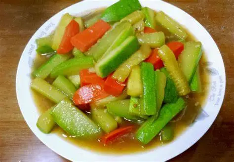 一家三口的晚餐，都是家常菜，做法簡單快手，營養好喫，开胃下飯