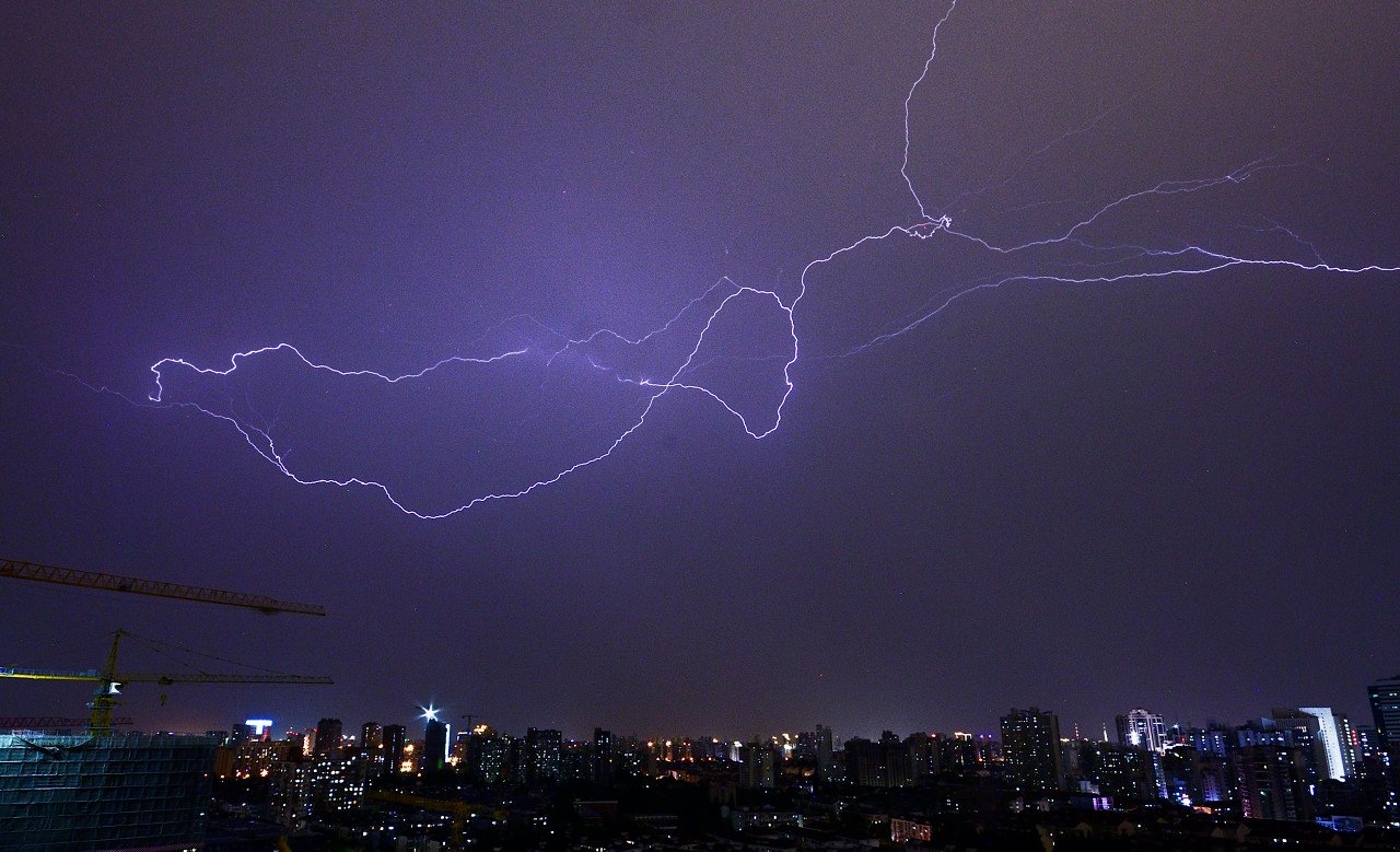 5天3板牛股突遭“減持空襲”！兩股東擬拋不超過6%股份，去年盈利僅996萬