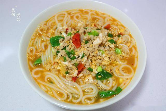 不想炒菜，就這樣煮一鍋，鮮香四溢，好喫到連湯都不剩