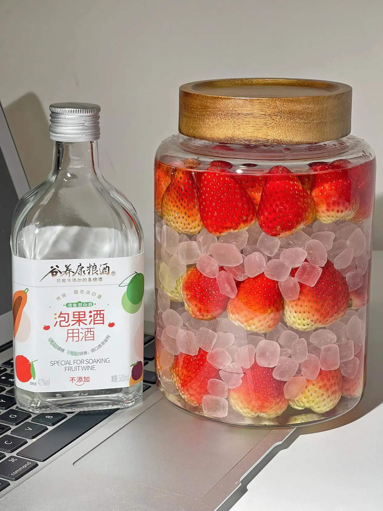 泡草莓選啥酒好？一文帶你搞懂草莓泡酒的正確打开方式