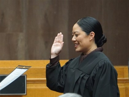 台美小姐黃海倫當上洛杉磯法官 台語謝父母：教我台灣歷史和民主