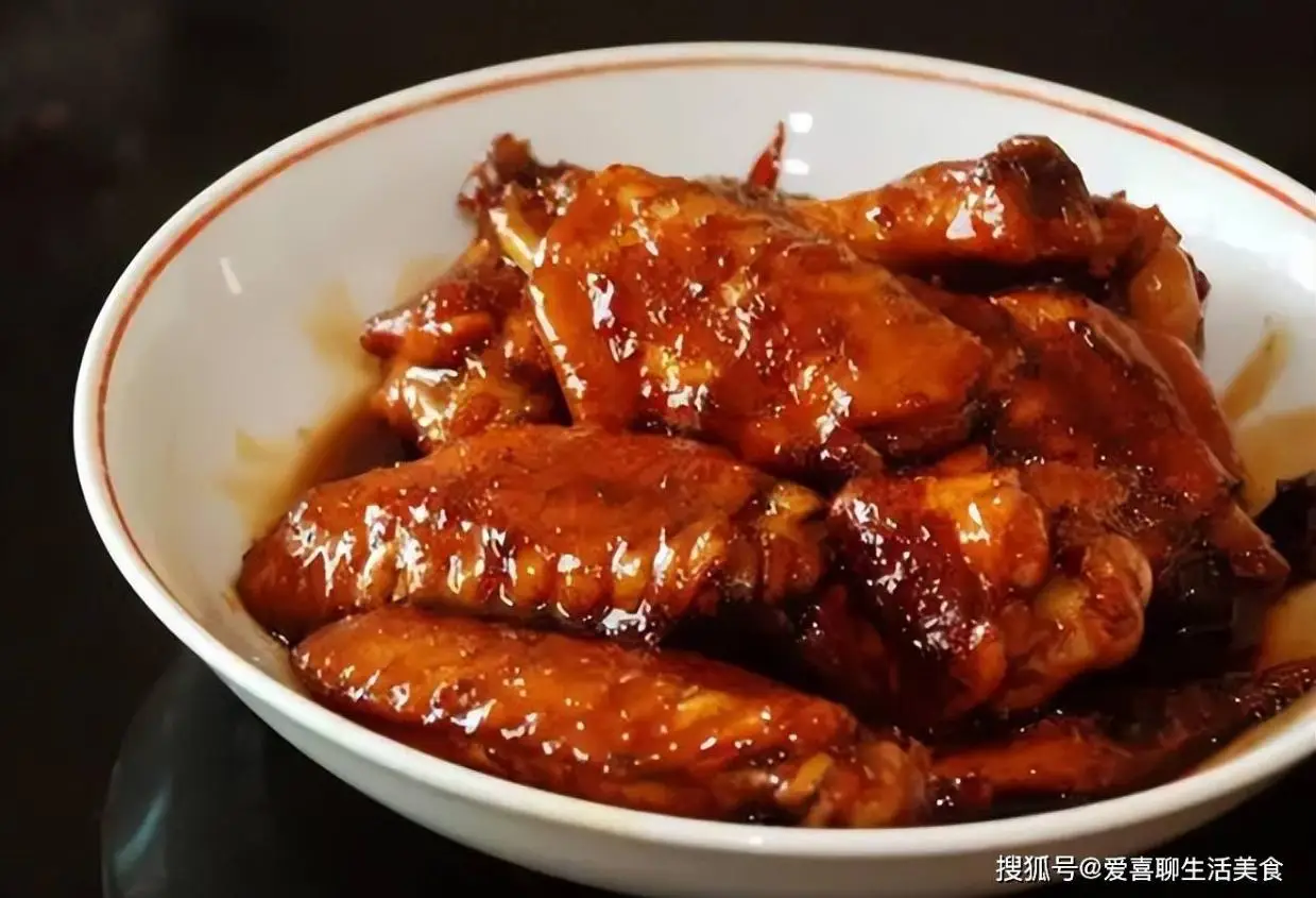 做可樂雞翅到底要不要放鹽？解密這道甜鹹交織大衆喜愛的獨特菜餚！